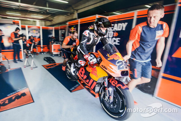 Red Bull KTM Factory Racing-photogalery-1